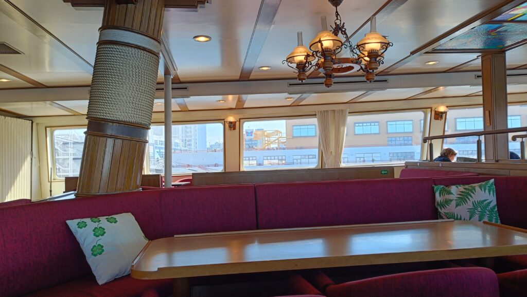 ファーストクラス